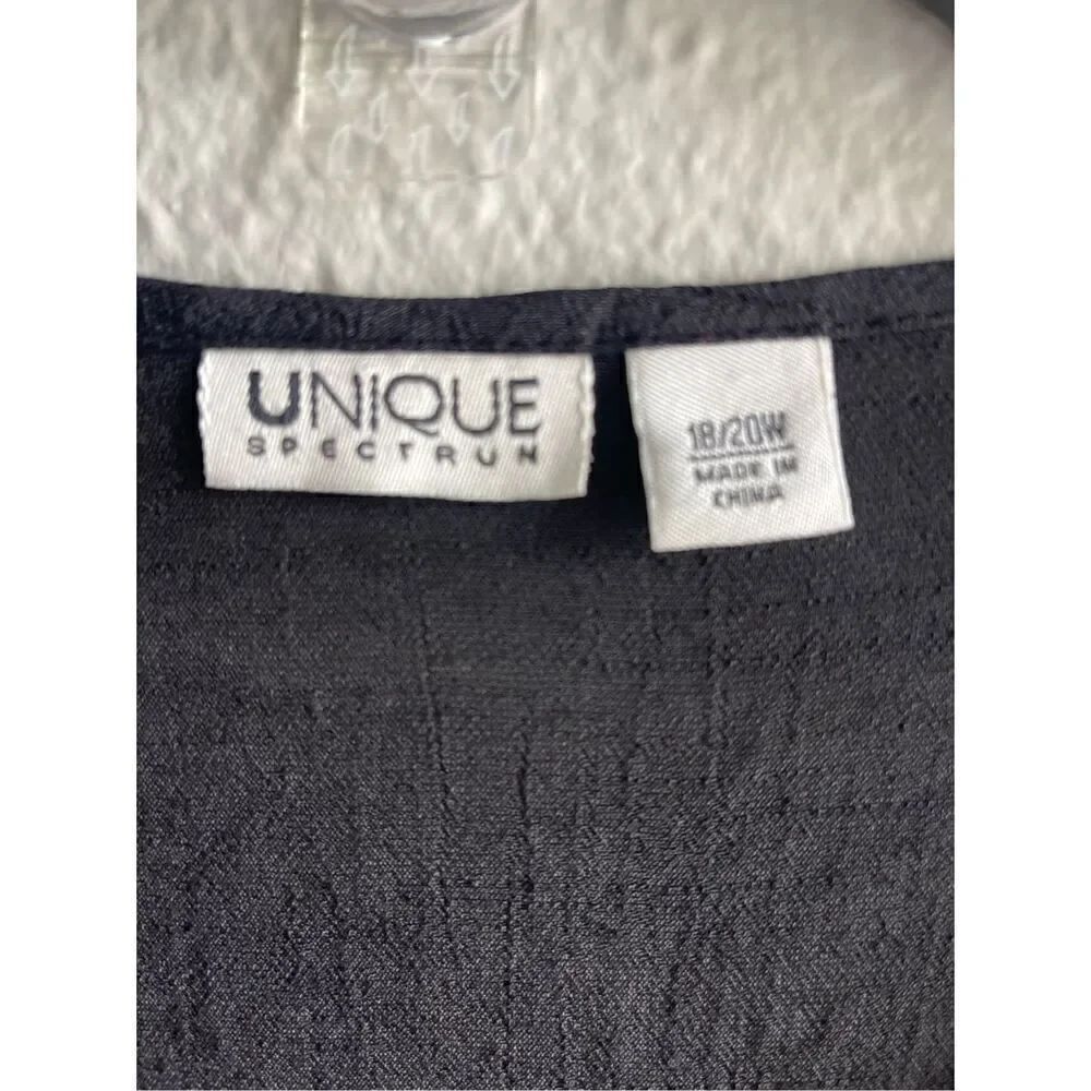 ❤️Unique Spectrum Plus Size Blouse - Picture 2 of 4
